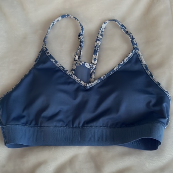 PINK Victorias Secret Active Sz xs Ultimate Lightly Lined Sports Bra Floral Blue - Picture 3 of 4